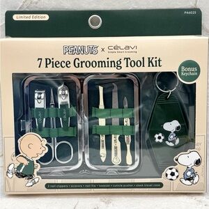Peanuts x Celavi 7 Piece nail manicure Tool Kit with bonus Snoopy Keychain NEW